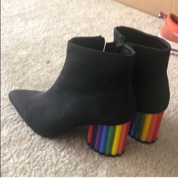 YRU Boots with decoration Rainbow Heel ๐  - Picture 4 of 6